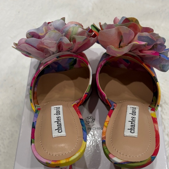 Charles David Colorful Floral Heels,size 7M - Picture 6 of 17